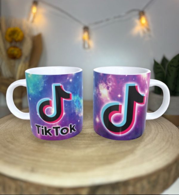 Caneca TikTok: Estilo e Diversão para os Fãs da Rede Social