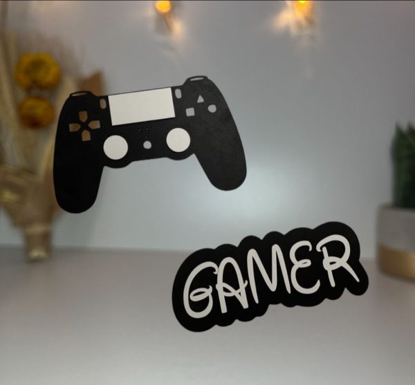 Comando e Nome Personalizados em MDF: O Toque Perfeito para o Seu Espaço de Gaming