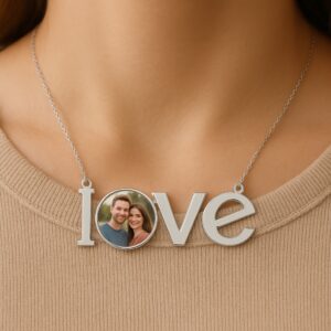 Colar Personalizado “LOVE” com Foto