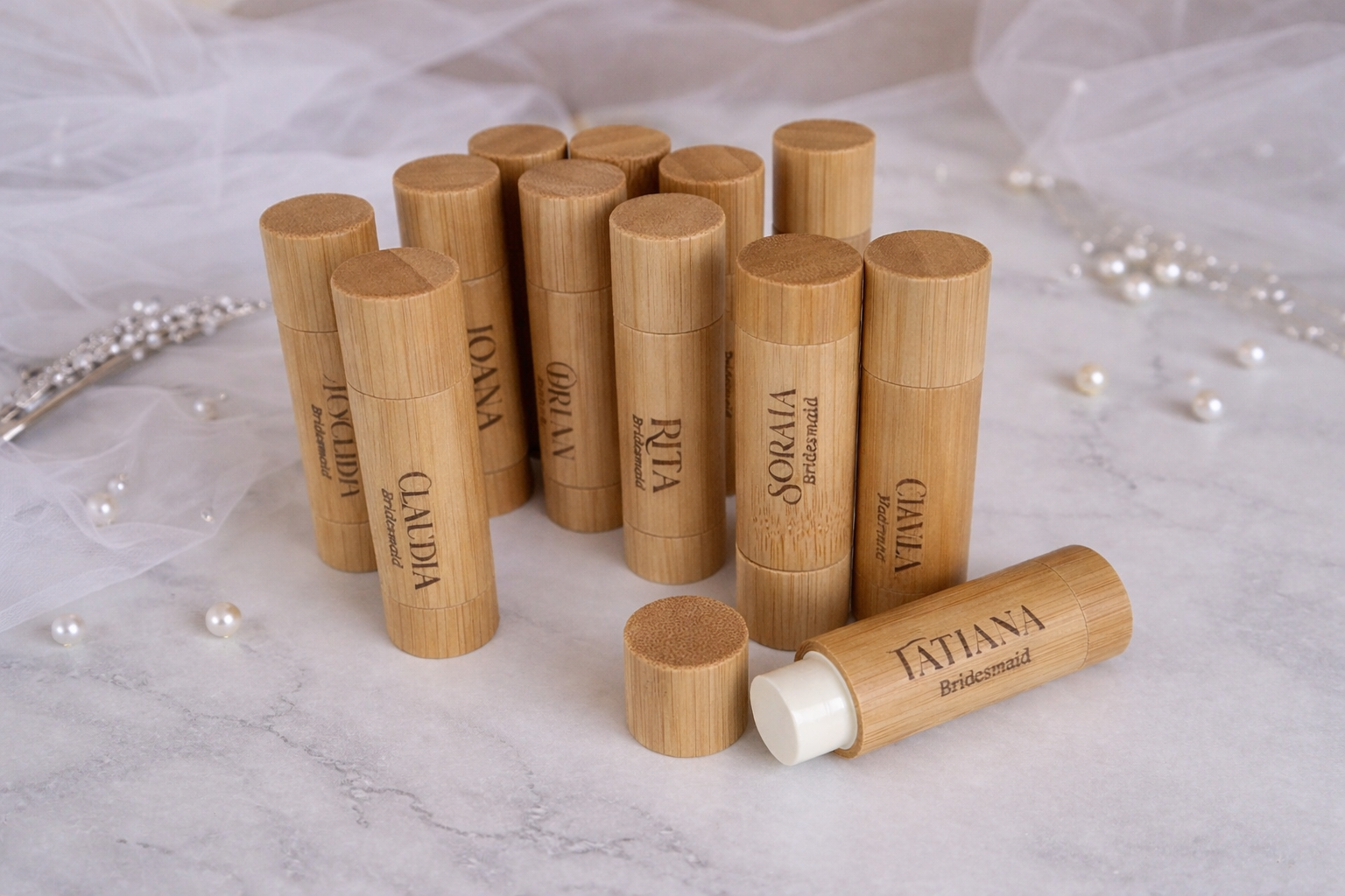 🌿 Bálsamo Labial Personalizado em Bambu – Lembrança Elegante para Madrinhas